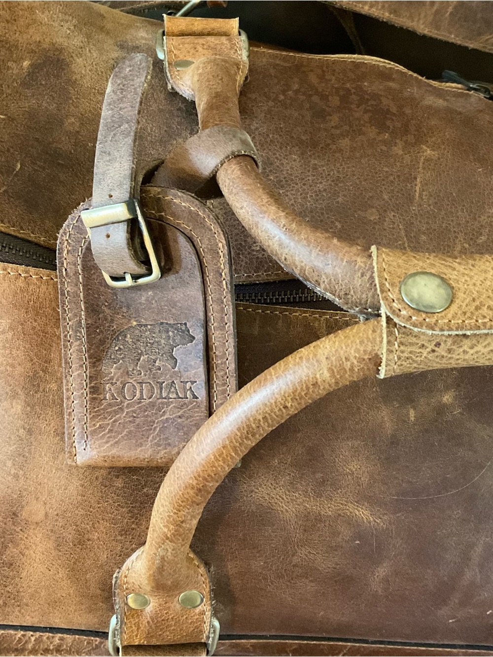 Kodiak Leather Large Weekender Duffle Bag - Picture 10 of 13